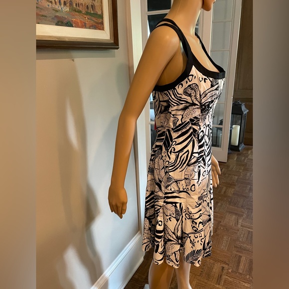 New with tags black-and-white multistrap Karen Millen minidress, size 8 (US) - Picture 2 of 14